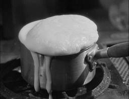 Leche hirviendo Leche hirviendo